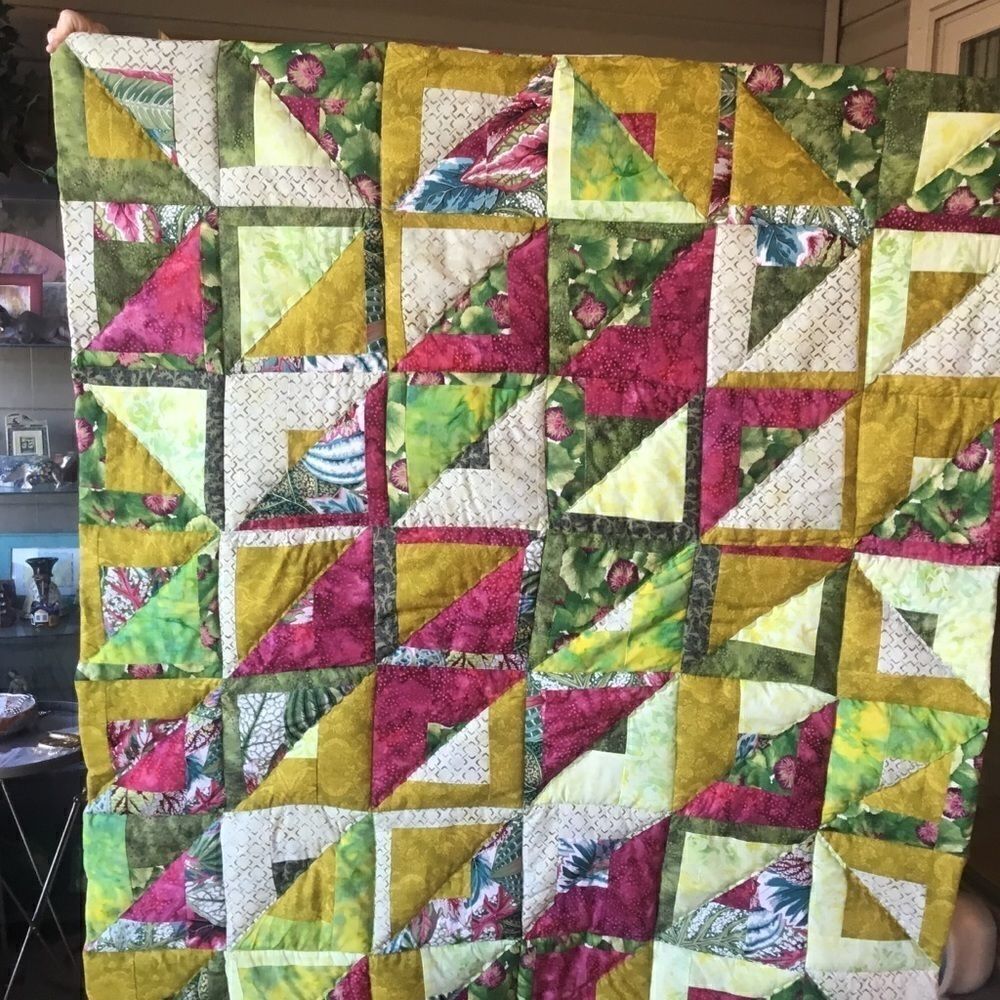 Modern Hand Crafted Quilt - Picture 14 of 15